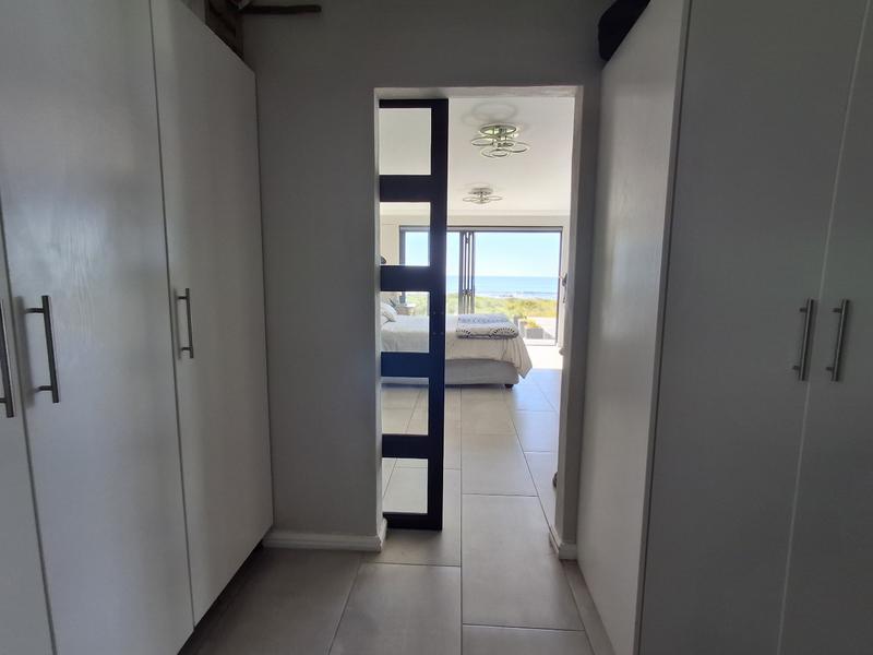 5 Bedroom Property for Sale in Sandy Point Western Cape